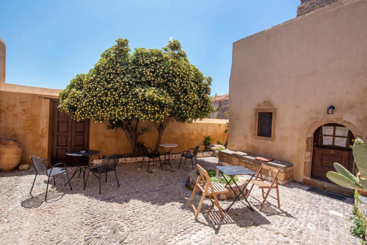 Goulas Traditional Guesthouse Monemvasia Exterior photo